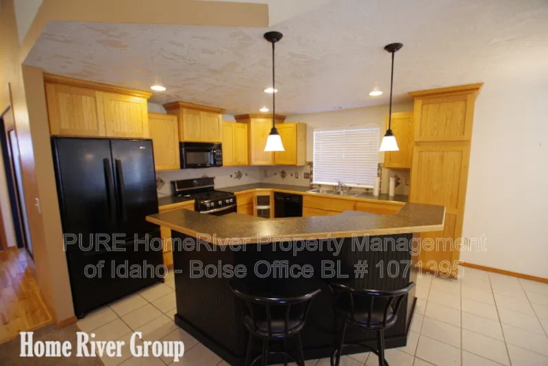 3 bed, 2.0 bath, 1440 sqft, $2,150 — Photo 2