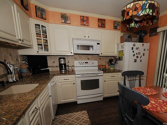 4th image of 39 Heritage Dr