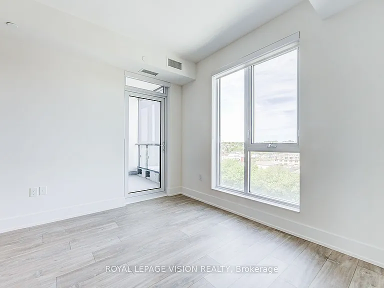 858 Dupont St #710 — Photo 14