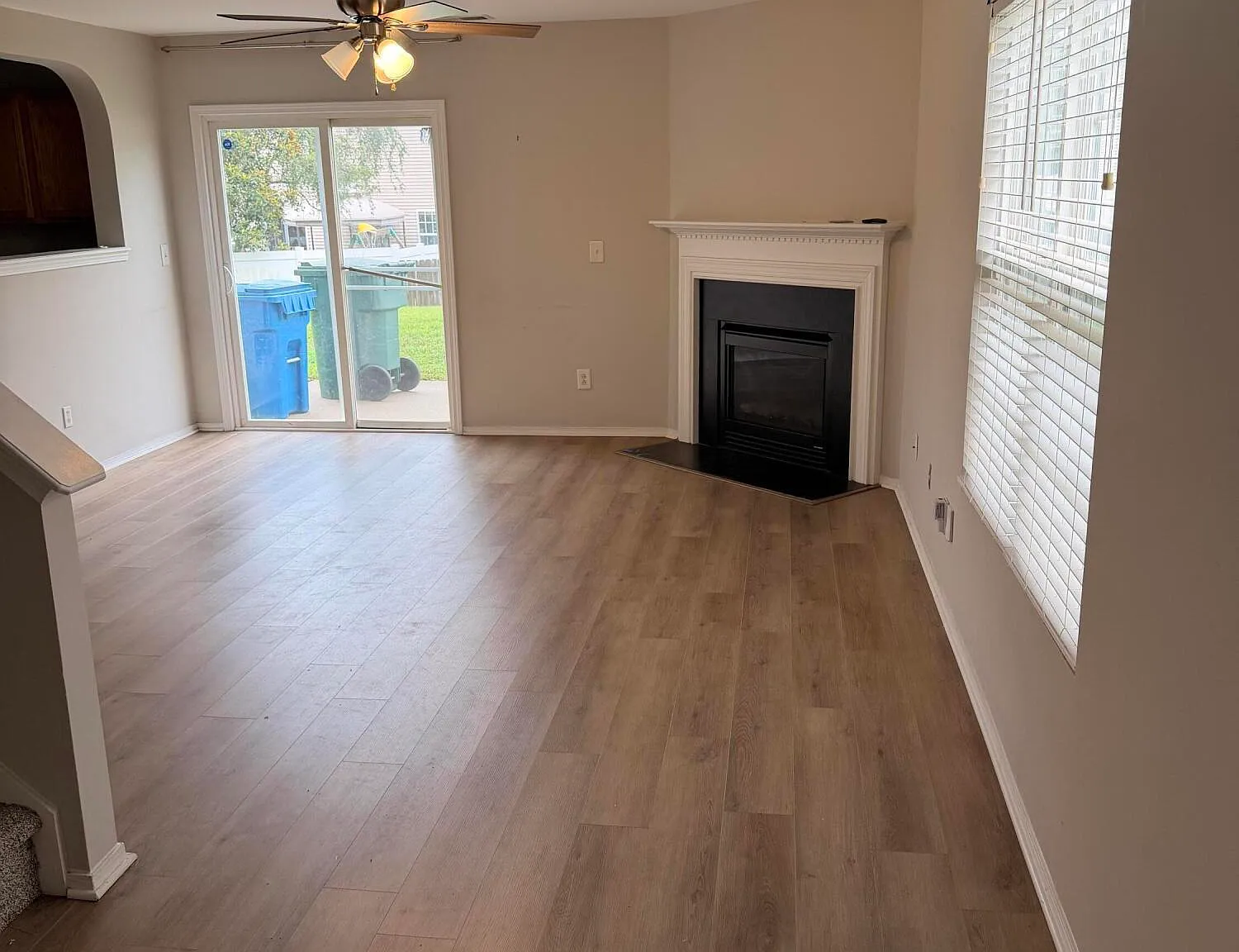 3 bed, 2.5 bath, 1668 sqft, $2,025 — Photo 4