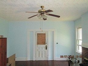 4th image of 335 Richmond St