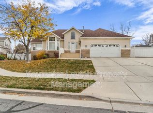 2339 E Lindsay Wood Ln, Sandy, UT 84092