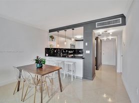 3375 N Country Club Dr