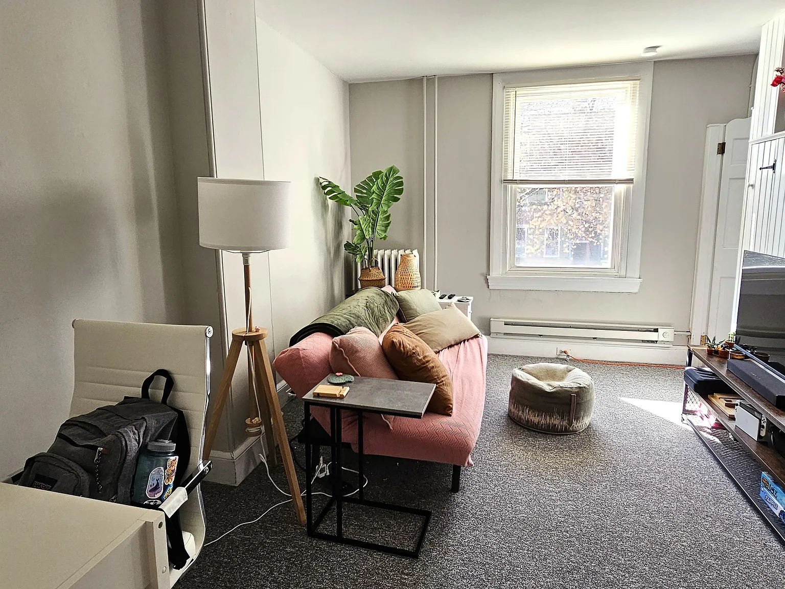 1 bed, 550 sqft, $1,575 — Photo 2