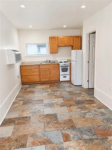 1 bed, 1.0 bath, 452 sqft, $1,200 — Photo 3