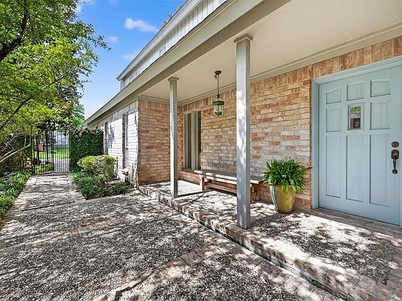 4th image of 10022 Bayou Glen Rd