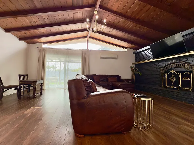 136 S Kenton Ave S — Photo 2