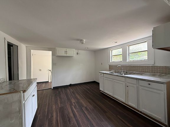 5th image of 599 Twin Oaks Road