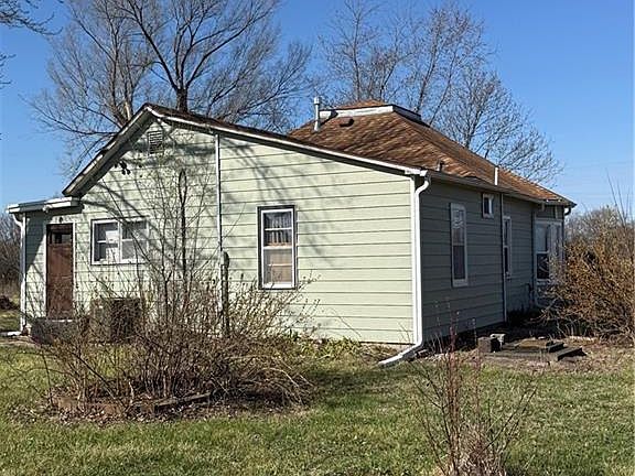 3rd image of 37725 Harmony Rd