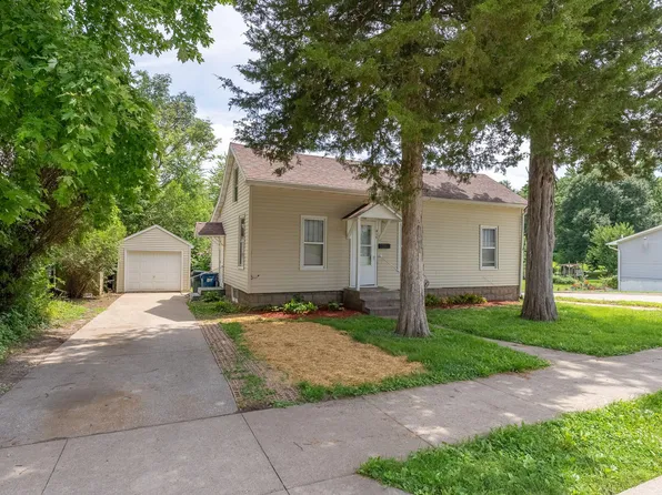 416 W 6th St, Muscatine, IA 52761
