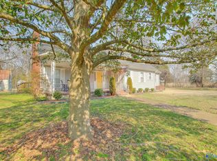 749 Tennessee St, Courtland, AL 35618