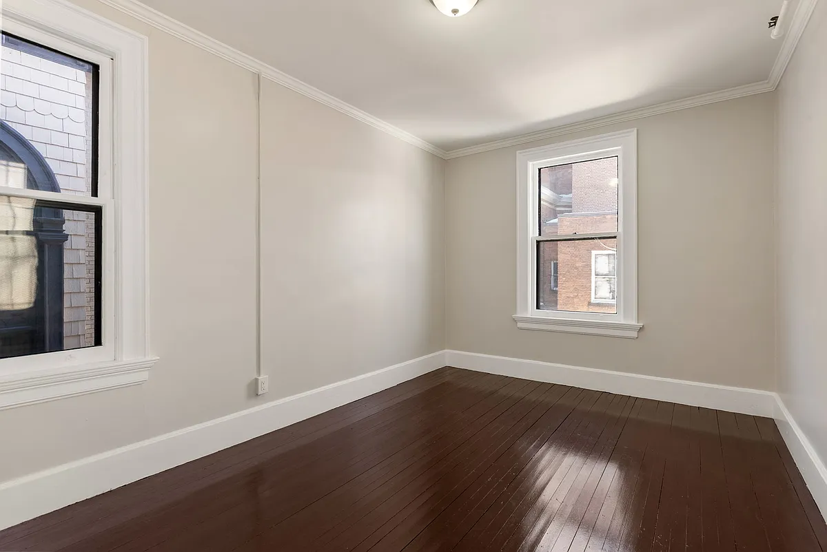 Building Photo - 360 Farmington Ave #7