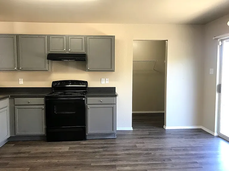 1864 Wickham Dr — Photo 7