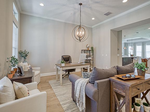 3rd image of 172 Manor Ln