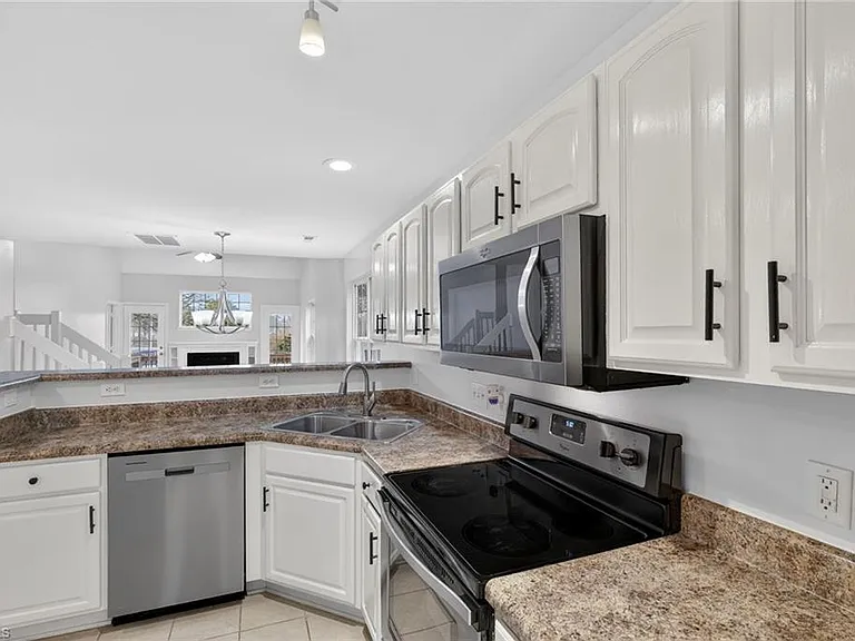 213 Nighthawk Pl — Photo 6