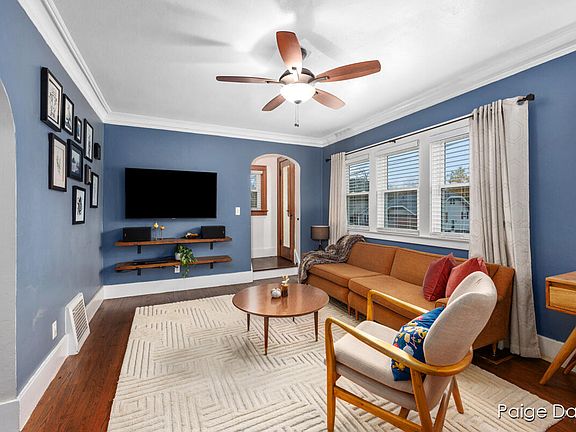 5th image of 2071 Coit Ave NE
