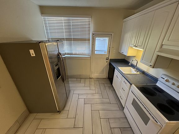 3rd image of 1203 11th St #A