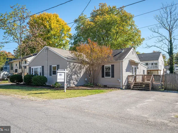 765 204th St, Pasadena, MD 21122