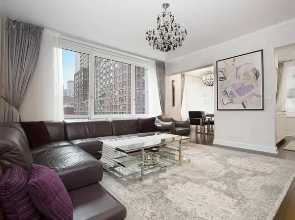 80 Riverside Boulevard image 1 of 19