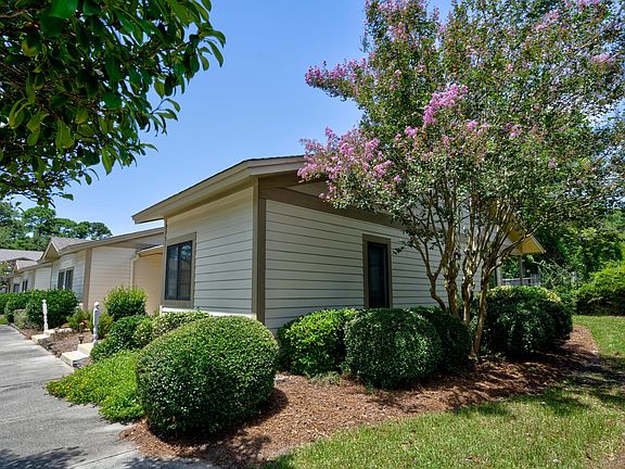 3rd image of 131 Longstreet Dr #406