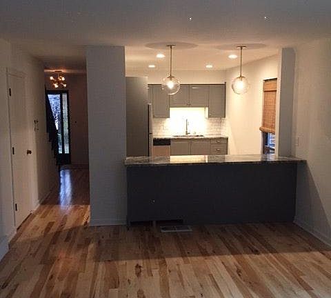 3rd image of 4214 Chaucer Ln