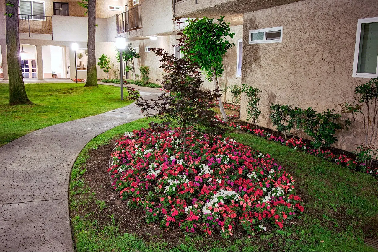 Park Broadway Apartments — Photo 4