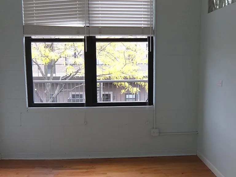 400 N Racine Ave #220 — Photo 9