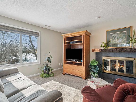 4th image of 1718 Applewood Pl NE