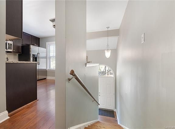 5th image of 1818 Fairlawn Ct