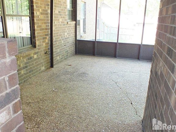 4th image of 660 Kenaw Dr