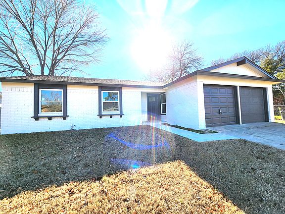 2nd image of 520 Sweetbriar Dr