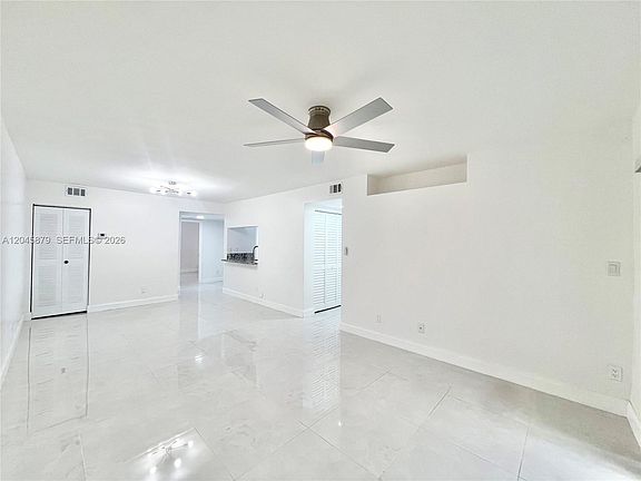 4th image of 842 NW 92nd Ave #842