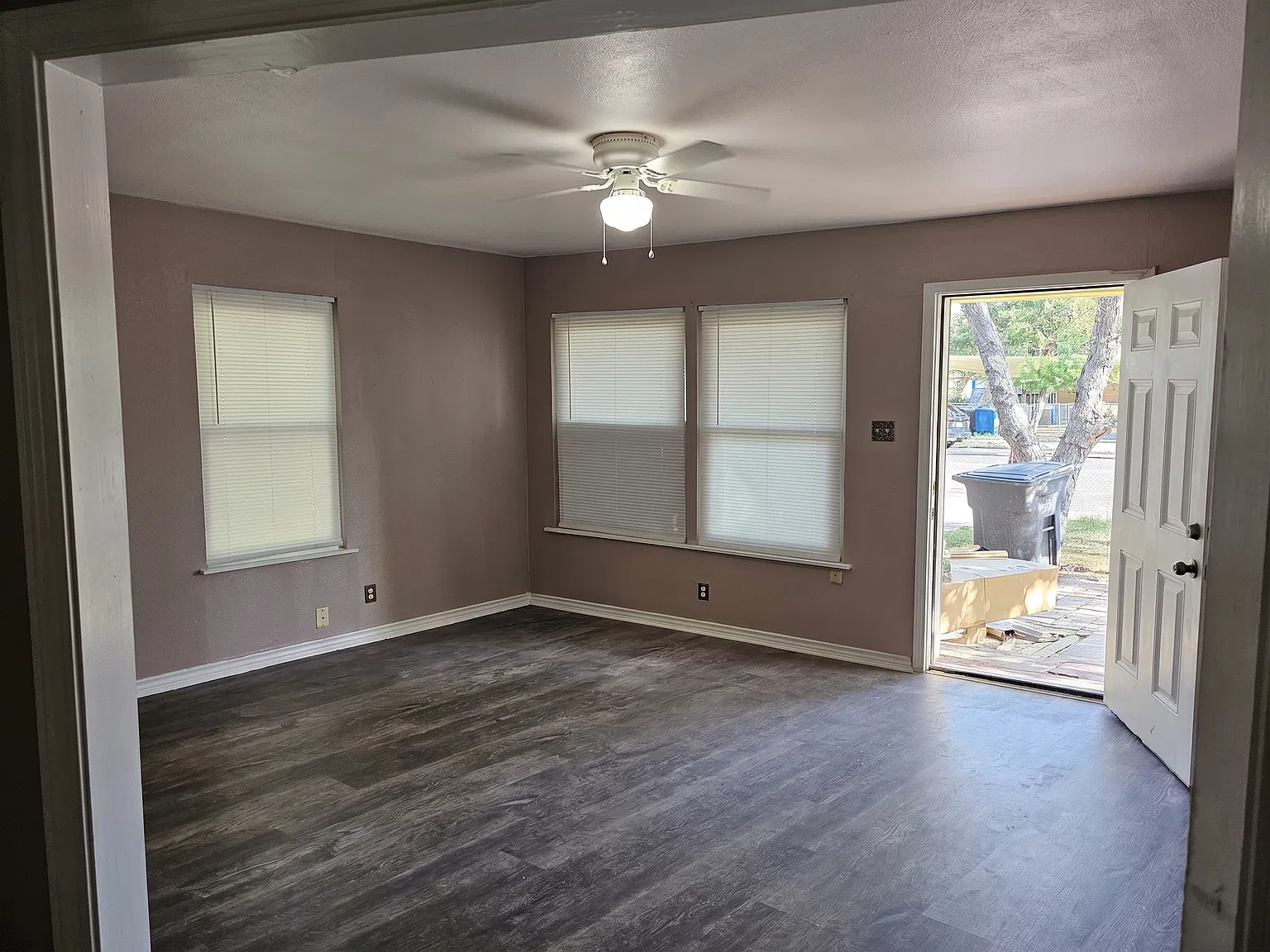 2 bed, 768 sqft, $1,200 — Photo 4