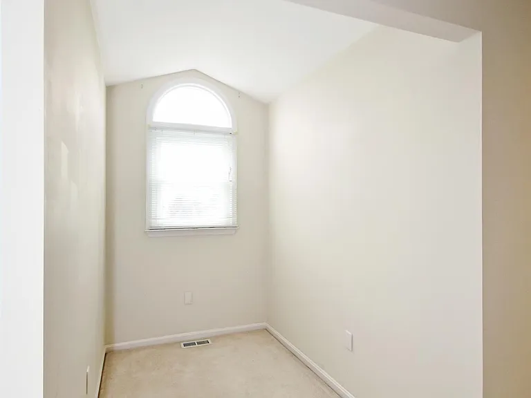 307 Jonathan Ct — Photo 24
