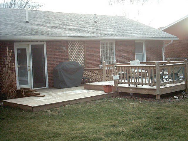 Large Back yard with Deck
