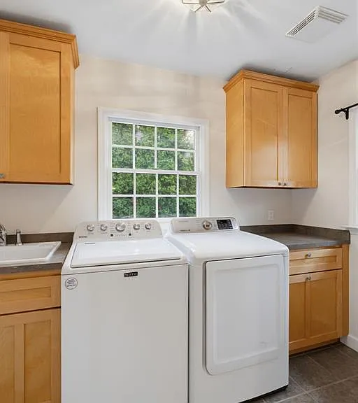 1688 Northlawn Blvd — Photo 24