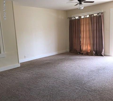 3rd image of 900 Bowie St
