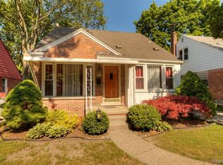 2211 Syracuse Ct, Dearborn, MI 48124