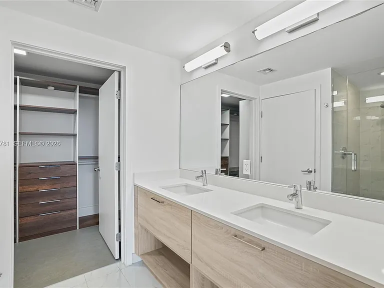 16385 Biscayne Blvd #1919 — Photo 22
