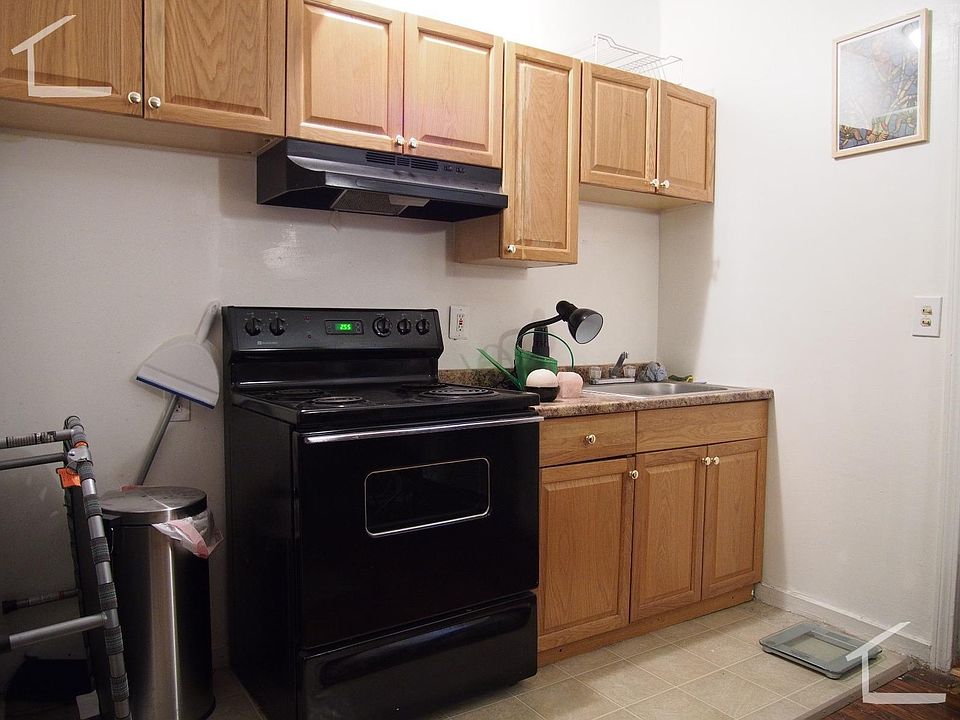 2nd image of 886 Huntington Ave APT 3C