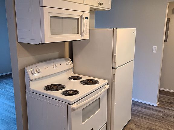 4th image of 2702 S 74th St APT I