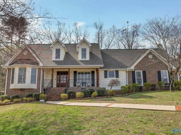 5501 Cedar Mill Dr, Guntersville, AL 35976
