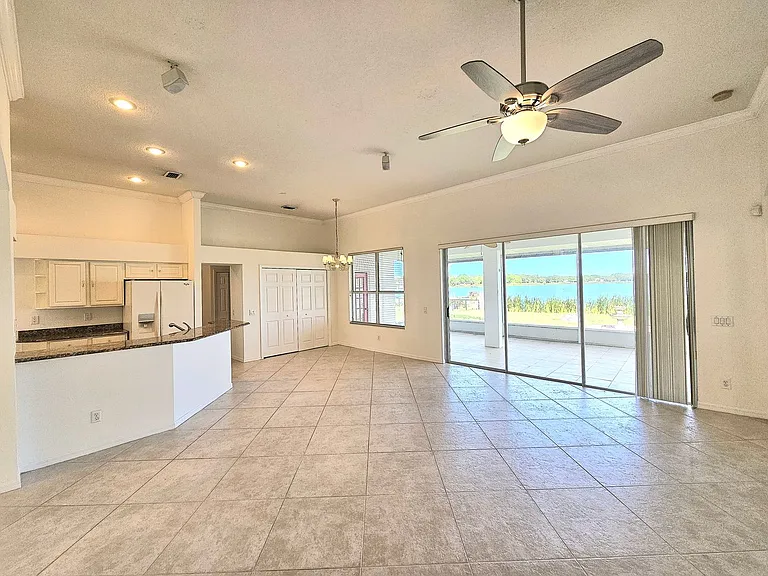 7209 Colonial Lake Dr — Photo 10