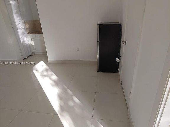 5th image of 213 SE Park St Unit 6