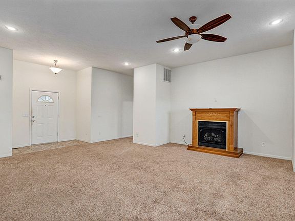 5th image of 605 S Birchwood Street
