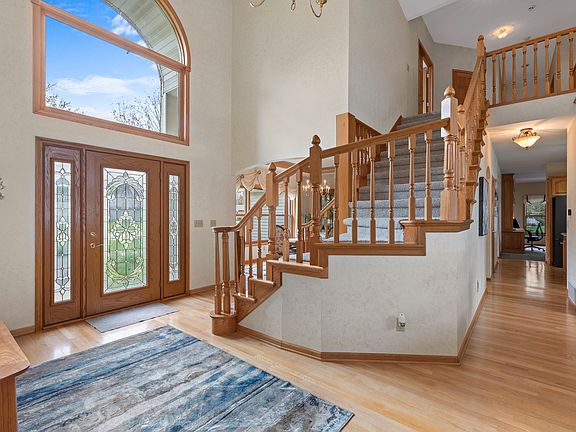 3rd image of 208 Starkweather Dr