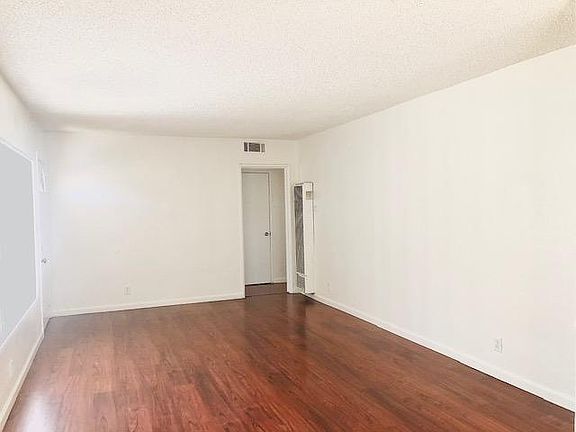 5th image of 44142 Hardwood Ave