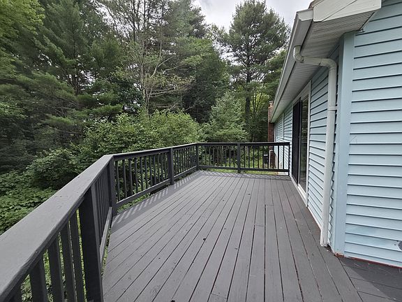 3rd image of 270 Stafford Rd