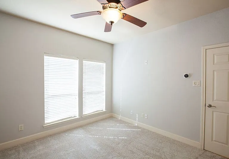 5124 Belmont Ave — Photo 6