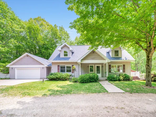 45721 70th St, Hartford, MI 49057